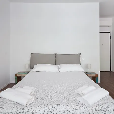 Largo Molina Studio I By Wonderful Italy-3