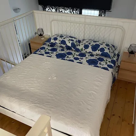 Mia Home-3