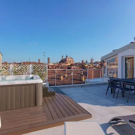 The Rooftop - Panoramic View With Jacuzzi-2