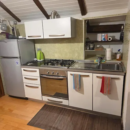 Casa Marzia - Vicino a Sant'Orsola e centro città, silenzioso e accogliente-2