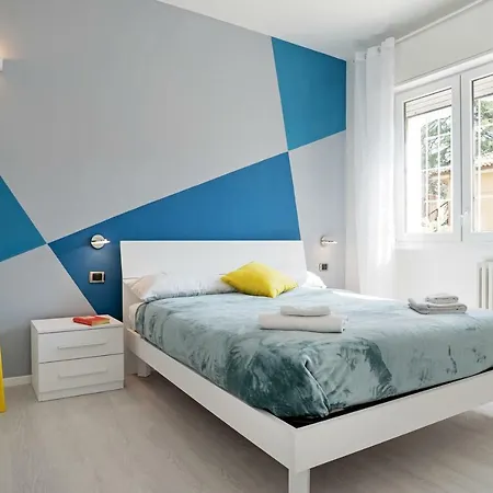 Guesthost - University Of Bologna & Porta San Donato Apartment-2