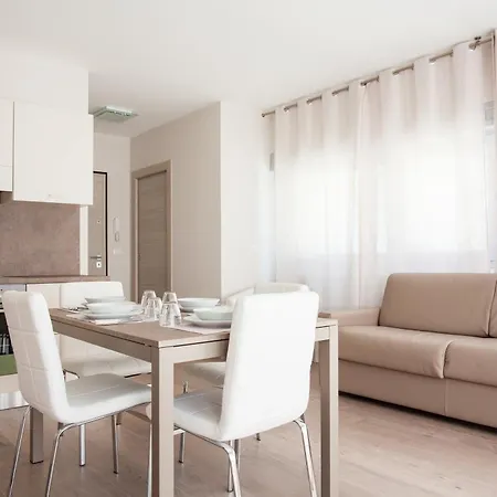 Astoria Suite Apartments-2