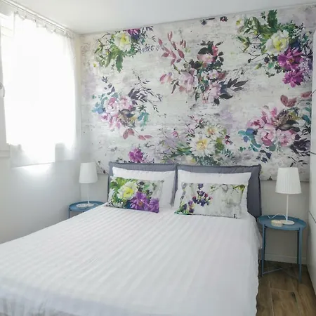 Charming And Cosy Apartment-3