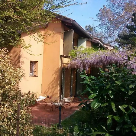 Il Fienile, casa vacanza in campagna, a 6 chilometri da Bologna centro e 1 chilometro da Bologna Fiera, con parcheggio privato e giardino privato-2