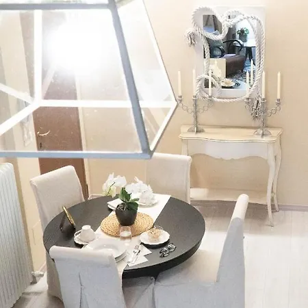 Beauty Case Intimate, Quiet And Central Apartment-2