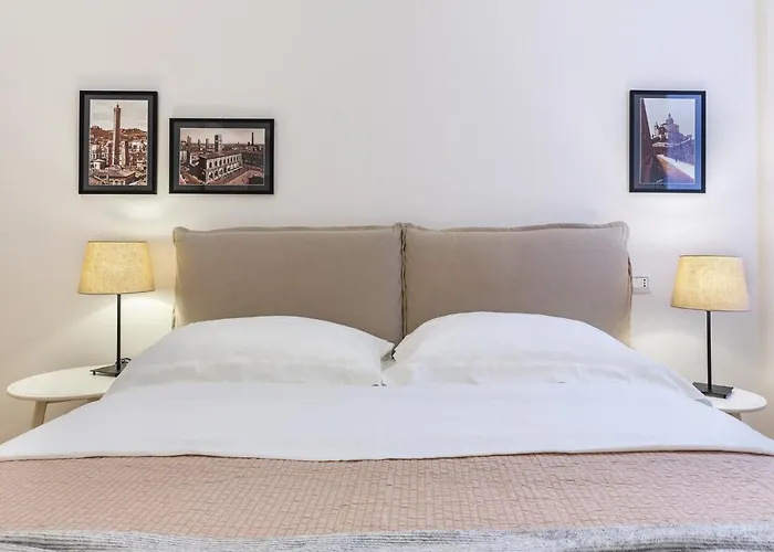Bologna Piazza del Nettuno Apartment
