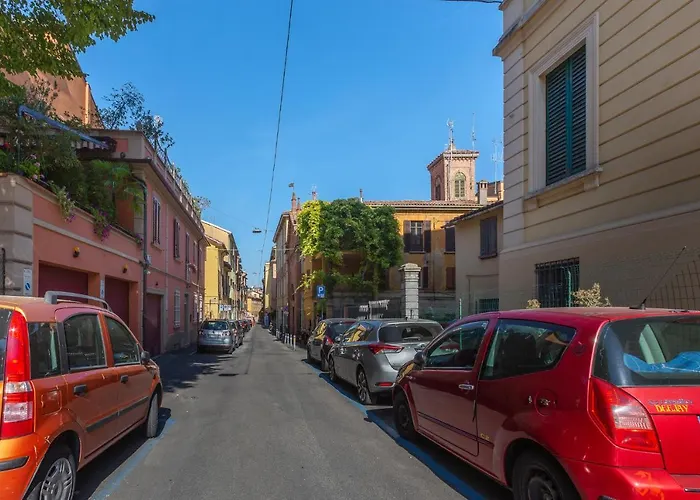 Guesthost - Cozy Apartment Near Margherita Gardens! Bologna
