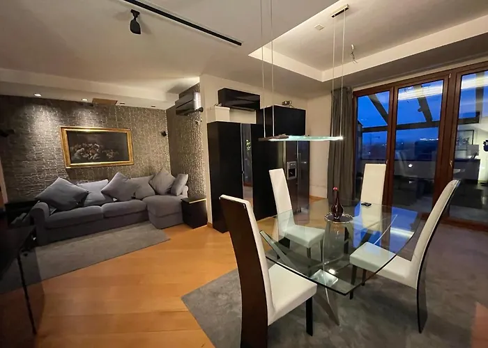 Appartamento Attico con vista spettacolare e Jacuzzi Bologna