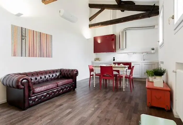 RED Appartamento immerso tra le mura bolognesi