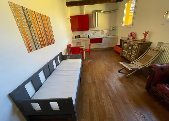 RED Appartamento immerso tra le mura bolognesi