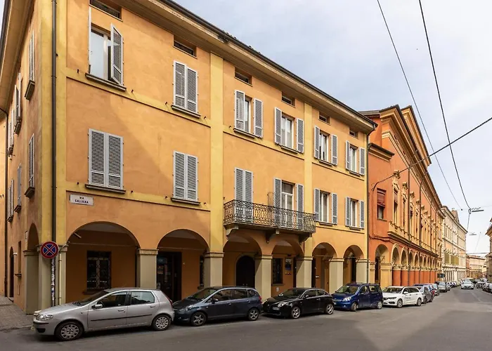 Wooden Design Apartment By Wonderful Italy Bologna