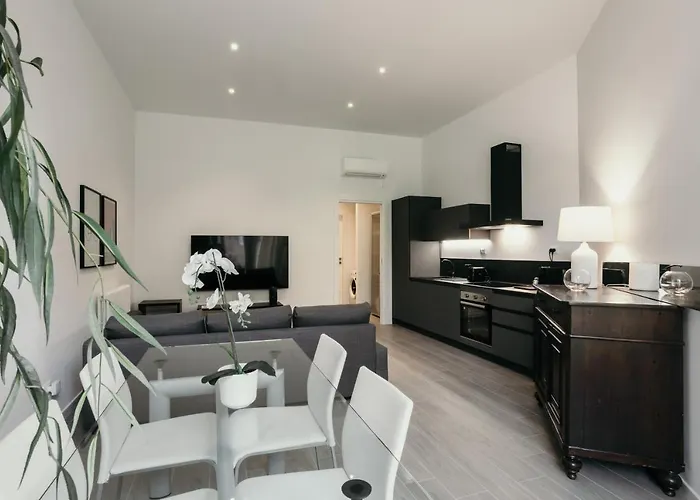 Guesthost - Studio 1 Deisgn Apartment With Car Parking! Bologna