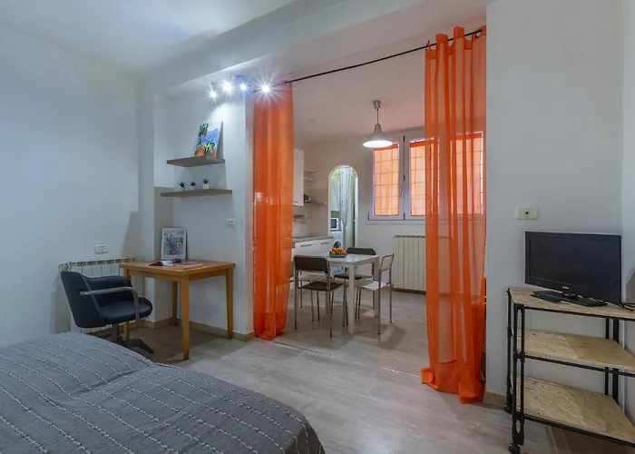 Guesthost - Mandala Central & Comfy Studio Bologna