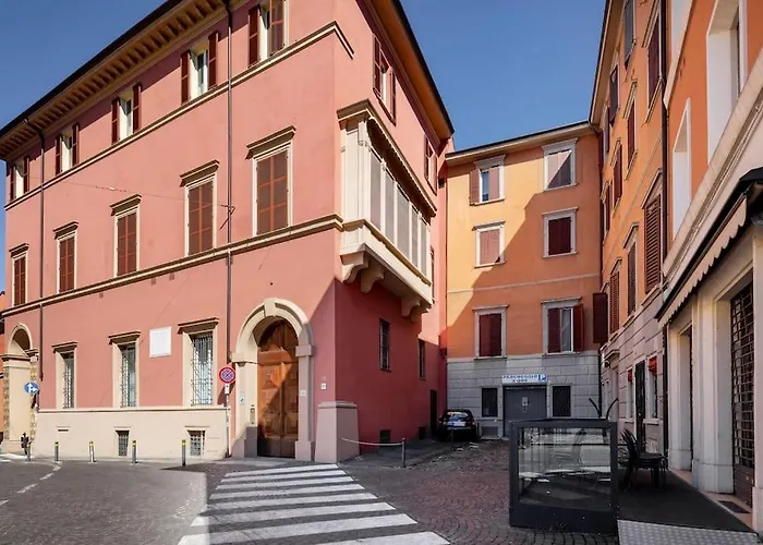 Ground Floor Luxe Historic Studio City Centre Bologna