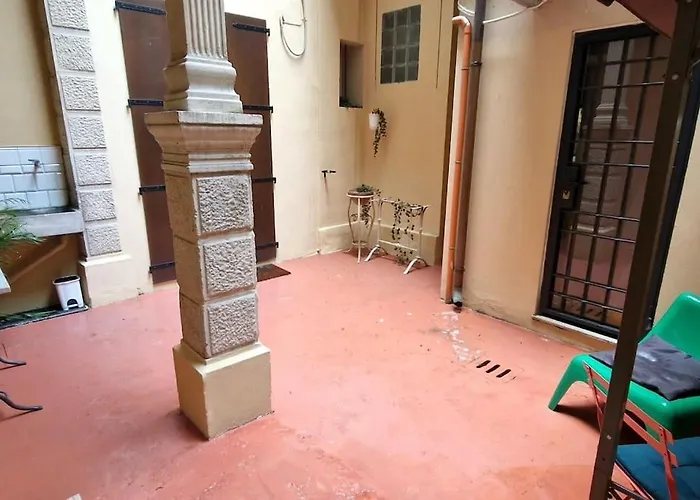 Central And Cozy Loft With Courtyard Bologna