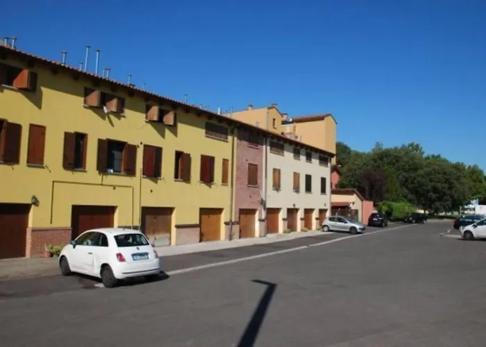 Appartamento Unico a Bologna con 3 Camere e Parcheggio Gratuito
