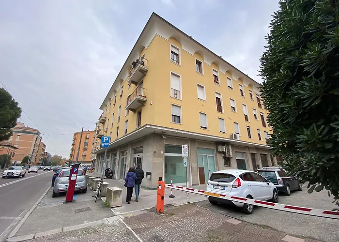 Appartamento HouSmart Massarenti 61 Bologna