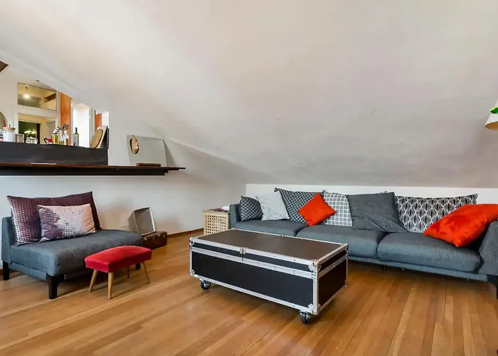 Bright&Peaceful Apartment in Historic Palazzo Bologna