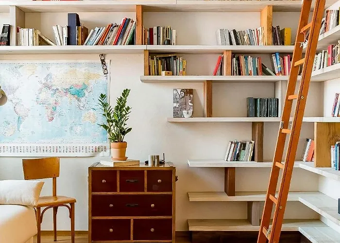 Bright&Peaceful Apartment in Historic Palazzo Bologna