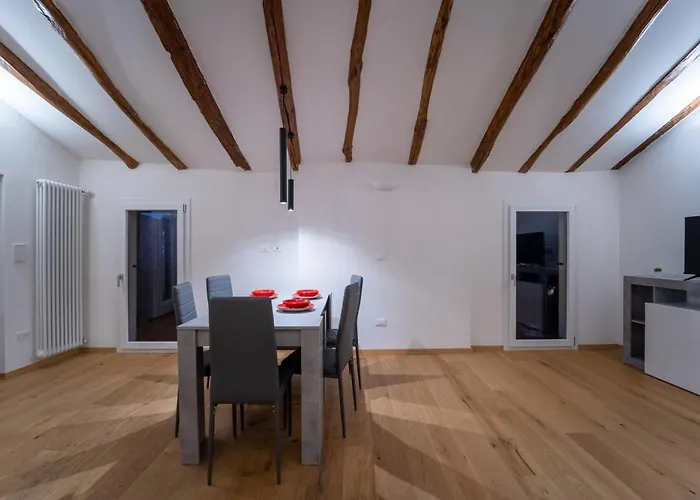 Realkasa Santo Stefano 46 Apt Bologna