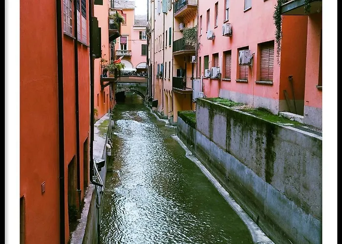 LLHOME BOLOGNA Elegante monolocale ristrutturato con posto auto coperto