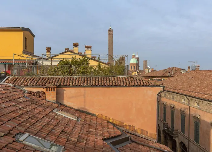 Guesthost - Heart Of Bologna - City Center Living