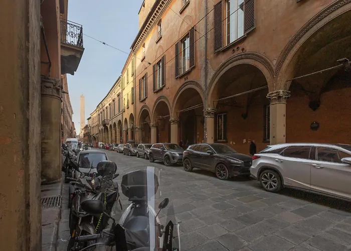 Guesthost - Heart Of Bologna - City Center Living