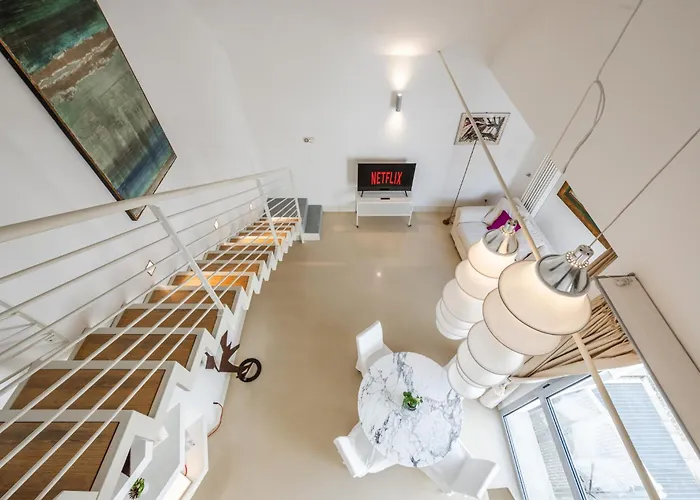 AB Plus - via dello Scalo 10 Falkland Bologna