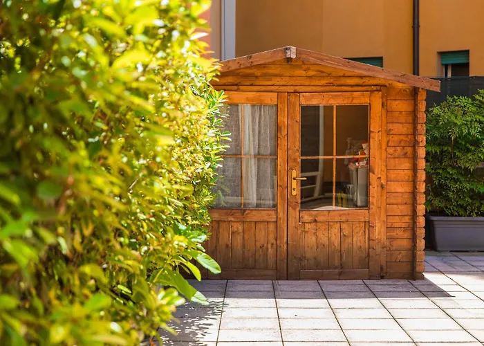 Nettuno Apartment - Private Garden in Bologna Center