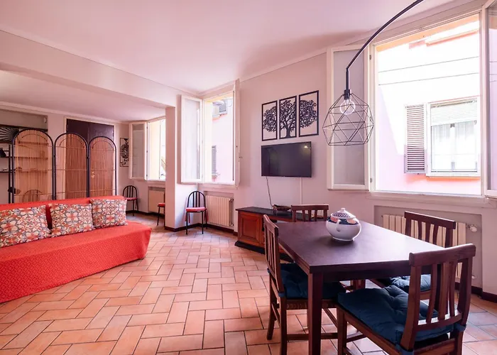 Homeby, Petroni Central House Bologna