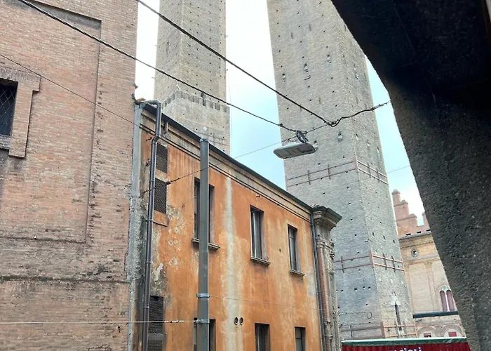 Maison Under The Towers Bologna