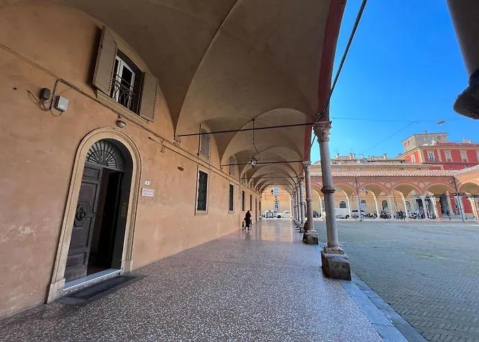 The Window On The Courtyard, Entire Apartment - La Finestra Sul Cortile, Intero Appartamento Bologna