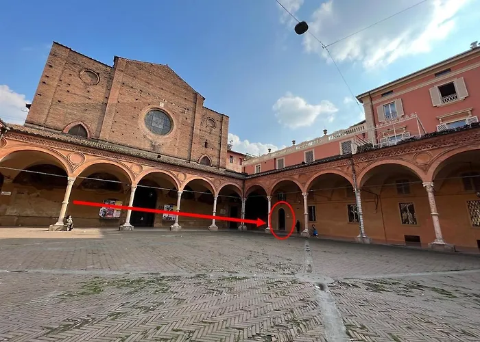 The Window On The Courtyard, Entire Apartment - La Finestra Sul Cortile, Intero Appartamento Bologna