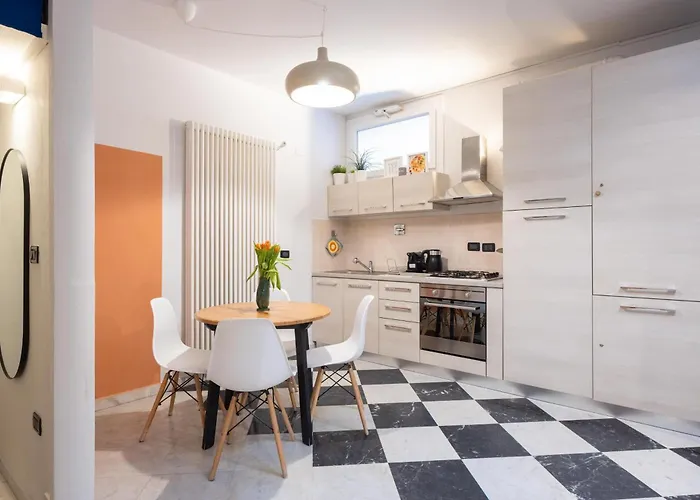 Guesthost - Modern Apartment Near The Central Station! Bologna