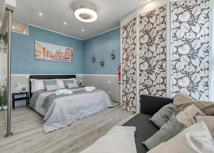 Front Station Apartment By Different Bologna
