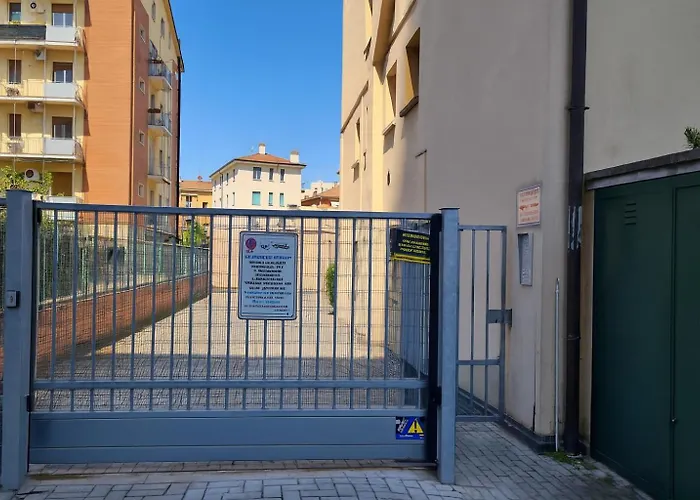 Appartamento Fiorilli House - Fair District - Gratis Private Parking Bologna