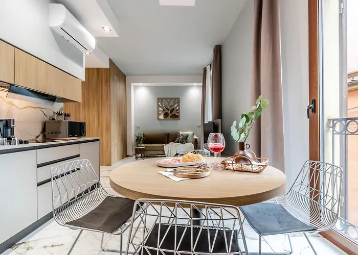 Ugo Bassi Apartments Bologne