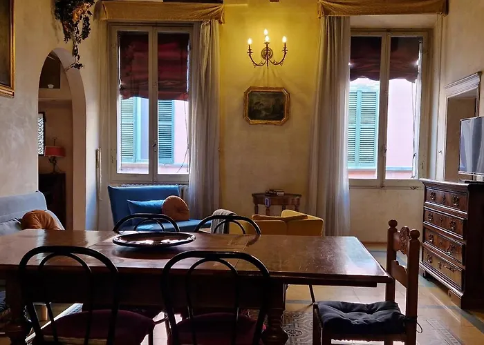 Central Elegant Apartment - Liberty House Bologna
