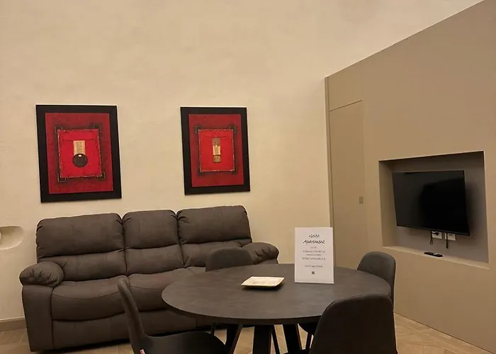 Design Suite In Historical Palace Bologna