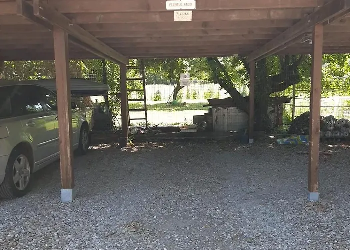 Il Fienile, casa vacanza in campagna, a 6 chilometri da Bologna centro e 1 chilometro da Bologna Fiera, con parcheggio privato e giardino privato