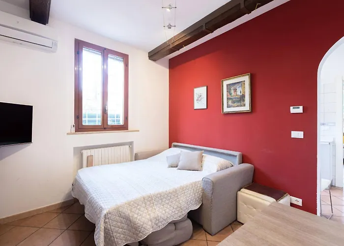 Valdonica, Bologna By Short Holidays
