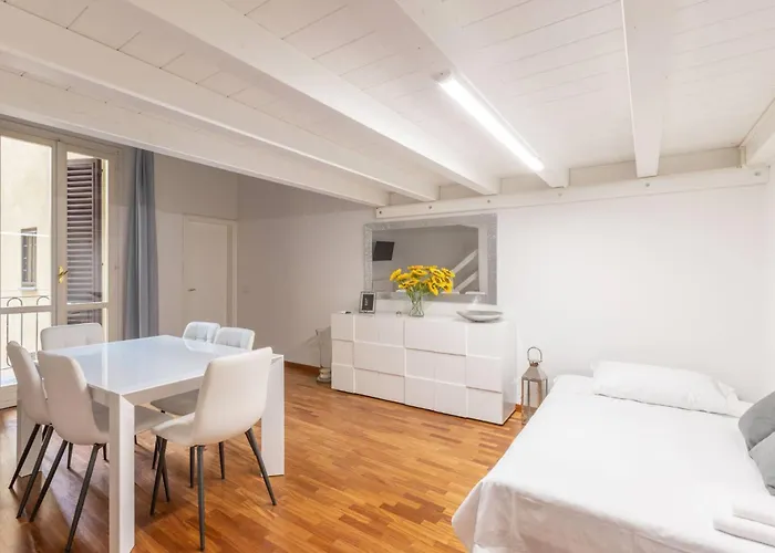 Ubaldini House, Bologna By Short Holidays