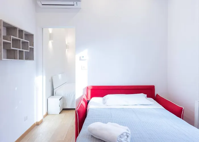 Garisenda, Bologna By Short Holidays