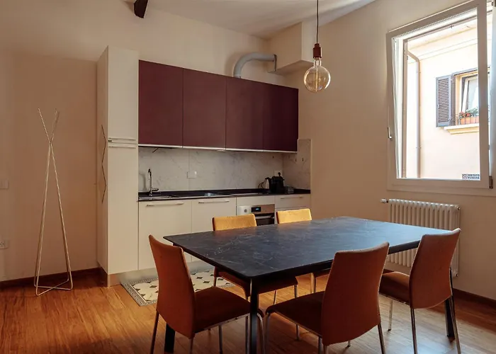 Appartamento Moderno in Piazza Aldrovandi Bologna