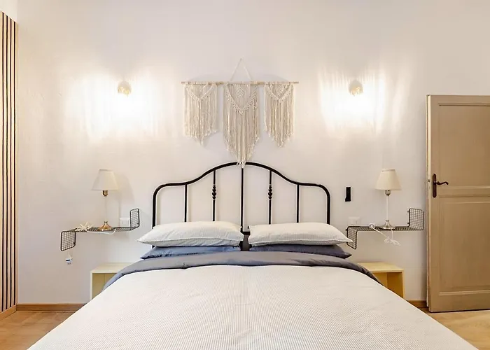 Bologna's Old Town Nouveau&Déco apartment
