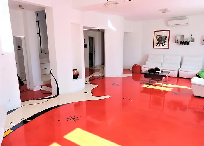 Miro' Holiday Attic Bologna