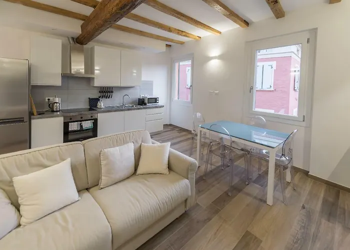 Realkasa Canonica Apartment Bolonia