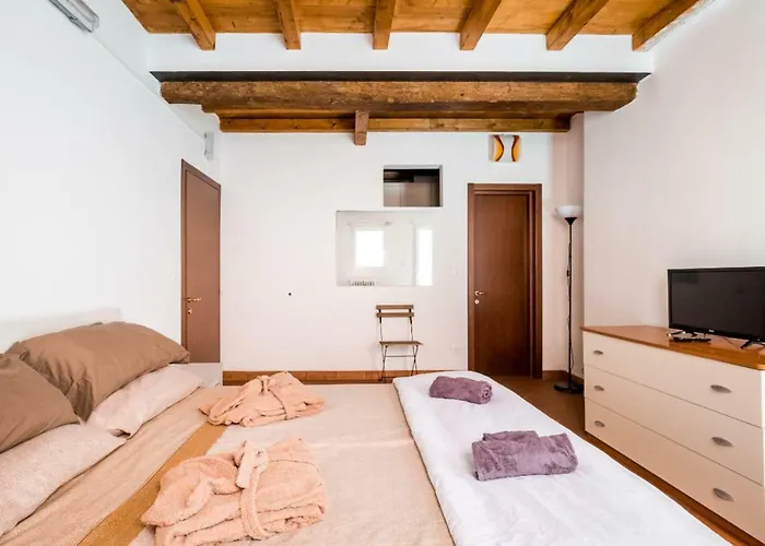 Whouse Suite Apartment Mirasole Bolonia