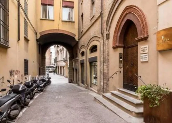 whouse suite porta di castello Bologna