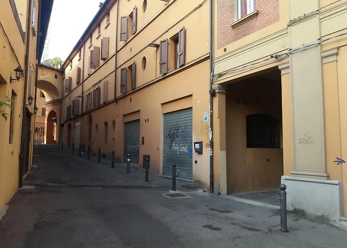 Suite Saragozza Free small Parking,Bologna